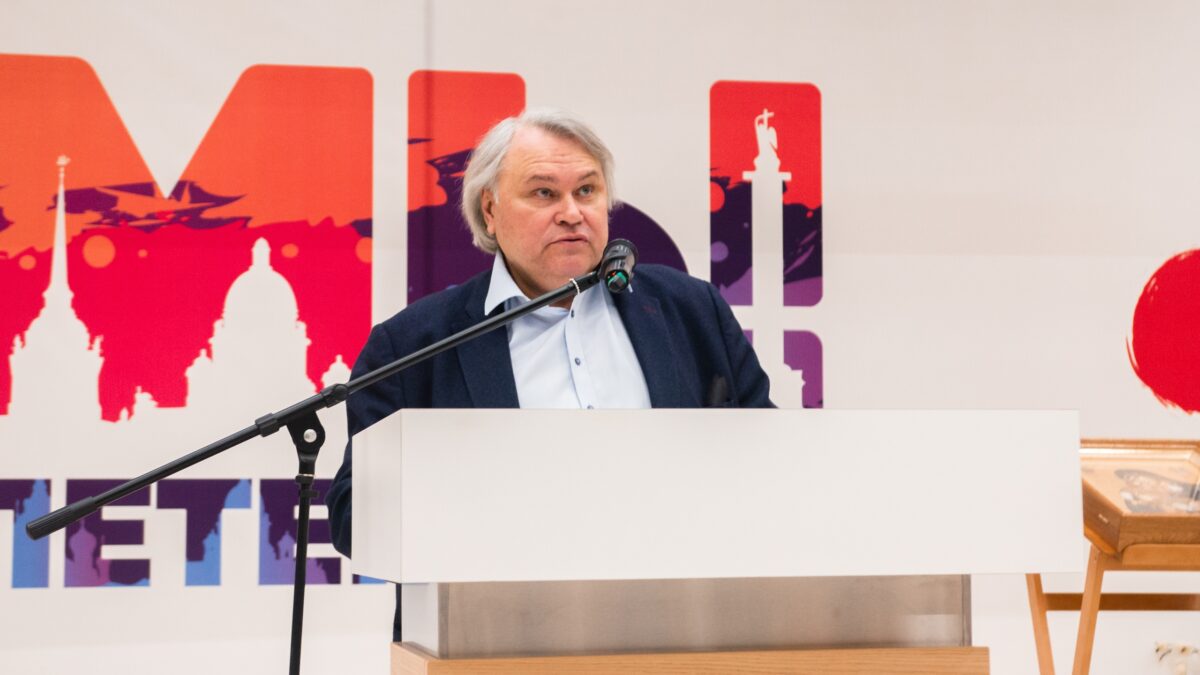 Поддержание уважительной обратной связи между равными