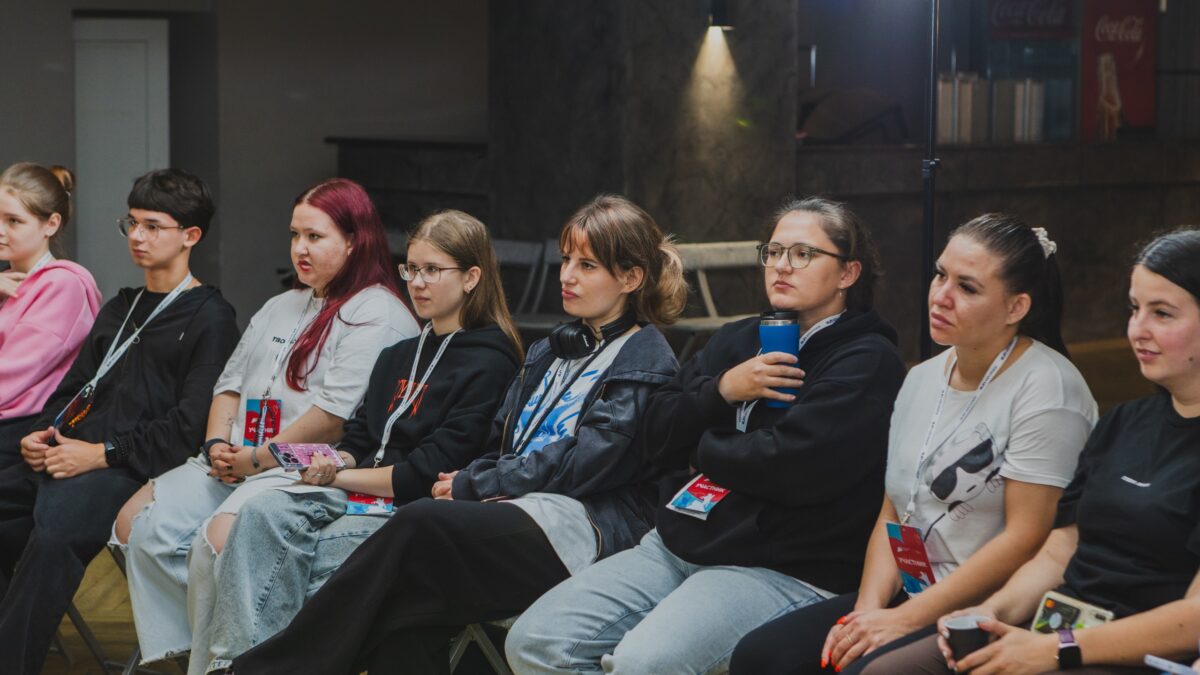 Контроль целостности ограждения на выгульных площадках приюта