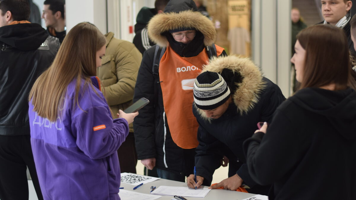 Волонтёры помогают жителям Белгородской области, пострадавшим от блэкаута