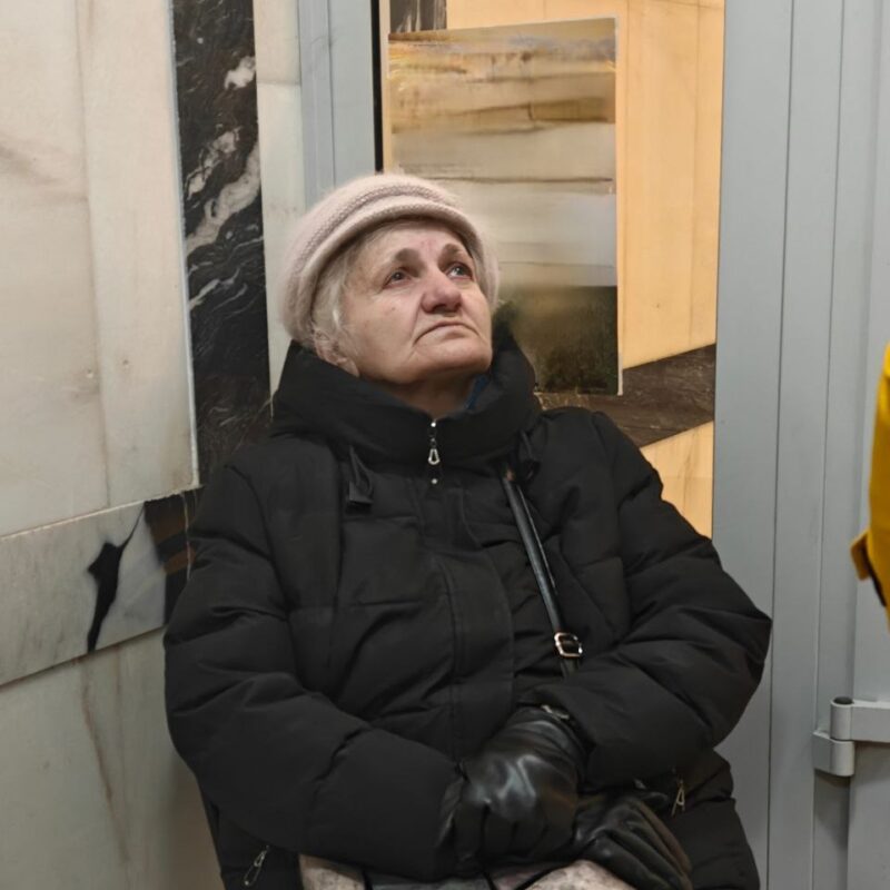 «Страшно подумать, где бы ночевала бабушка»: журналисты помогли пенсионерке, оставшейся без жилья