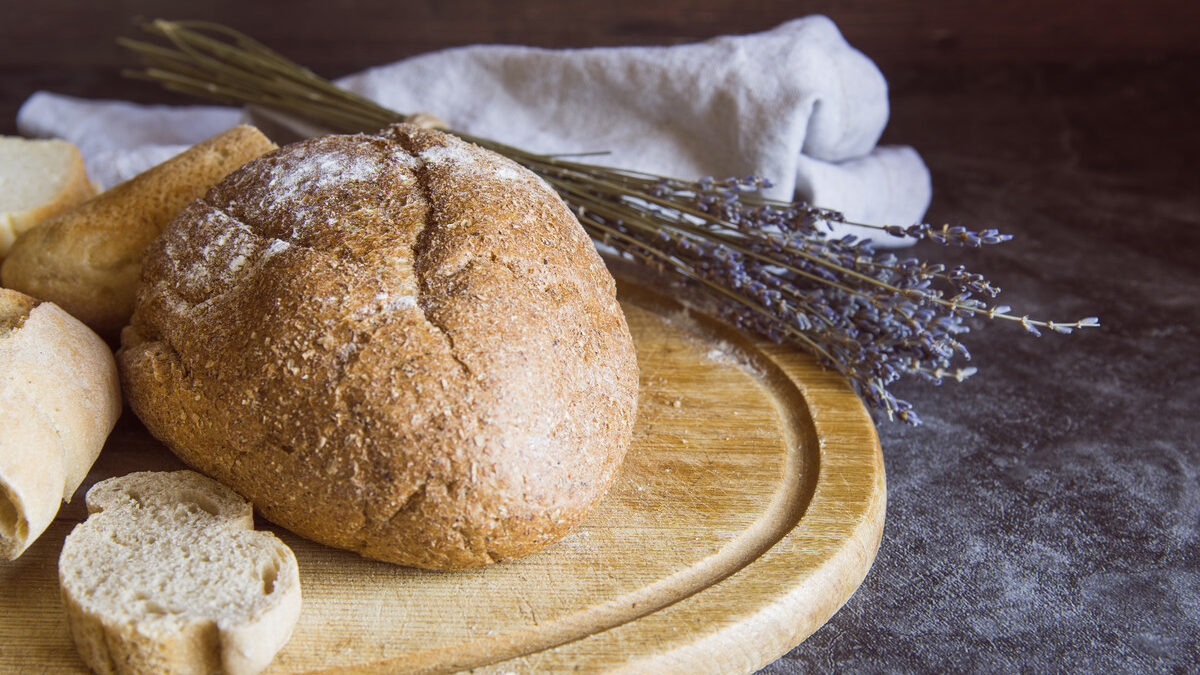 Самый простой рецепт хлеба своими руками: замешивать не дольше минуты