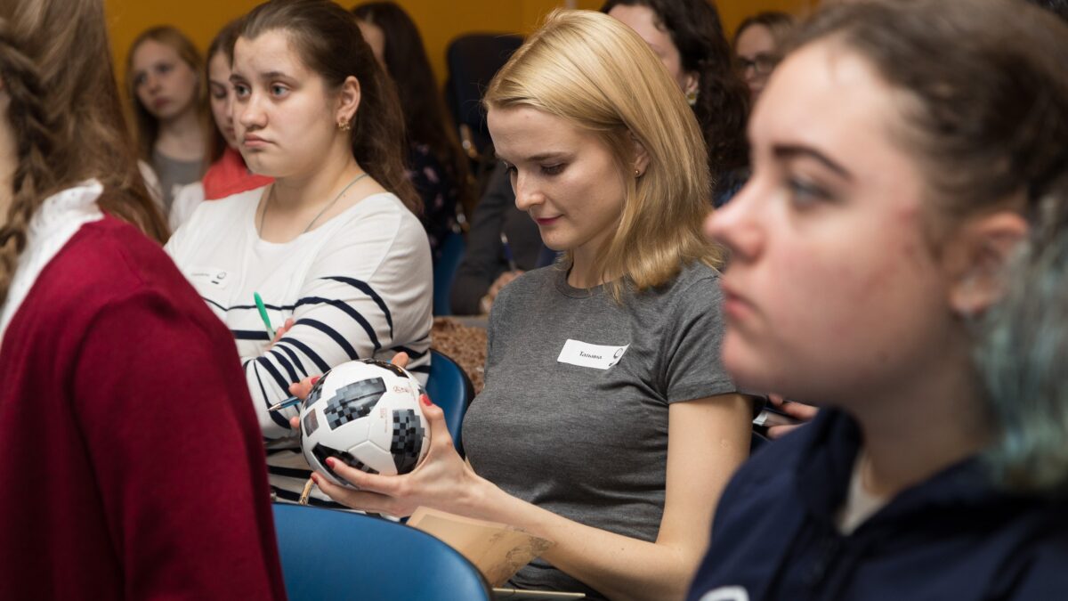 Помощь в проведении вебинаров по истории музыки для регионов