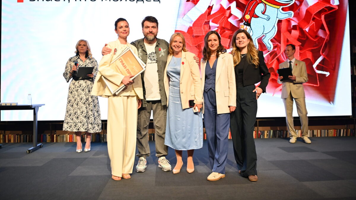 «Урони игрушку»: секрет вирусного ролика для фонда «Гордей»