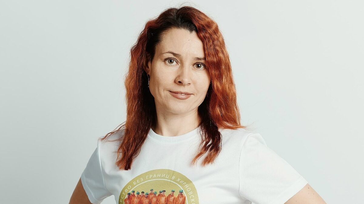 Инклюзивные волонтёры из интерната помогают маломобильным