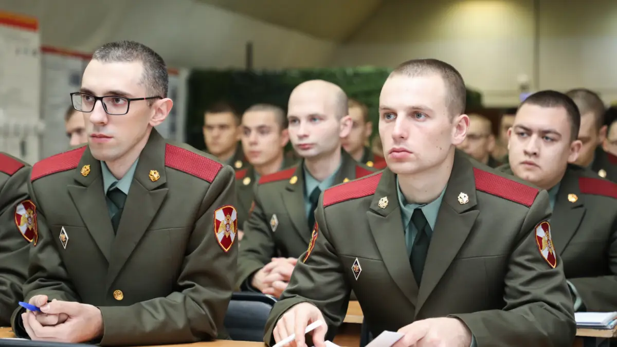 Служба в научной роте — благородна и почетна 