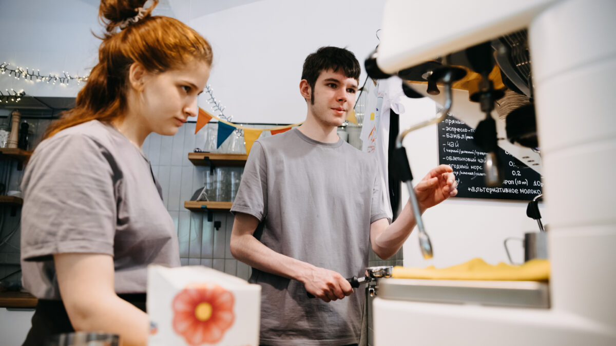 Кофе от особенных бариста: как НКО развивают инклюзию в Москве