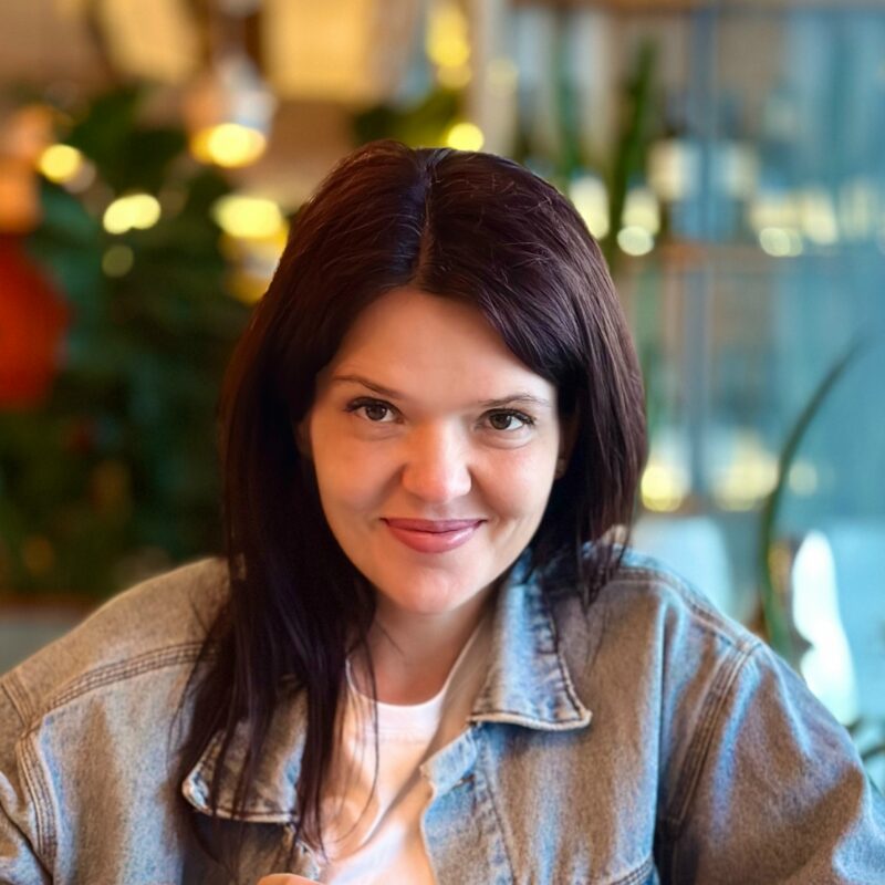 Помогают детям-сиротам волонтёры фонда «Общие дети»