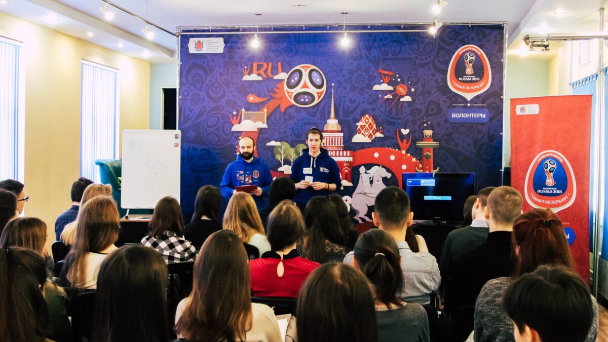 Подготовка аудиогидов по выставкам музыкальных инструментов