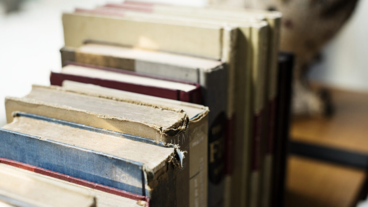 Как сдать ненужные книги на благотворительность?