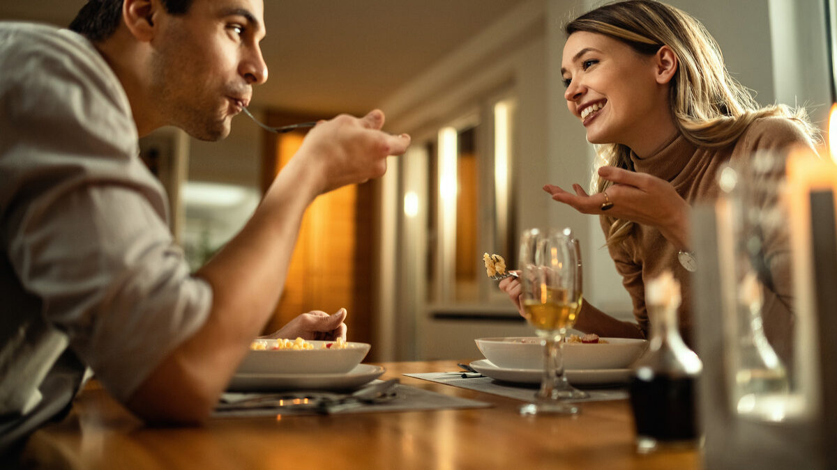 Идеальный ужин при свечах на 14 февраля: как создать атмосферу и меню – от закуски до десерта