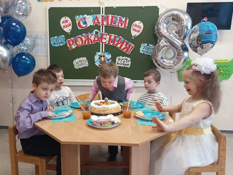 Как отмечают дни рождения в детских домах?