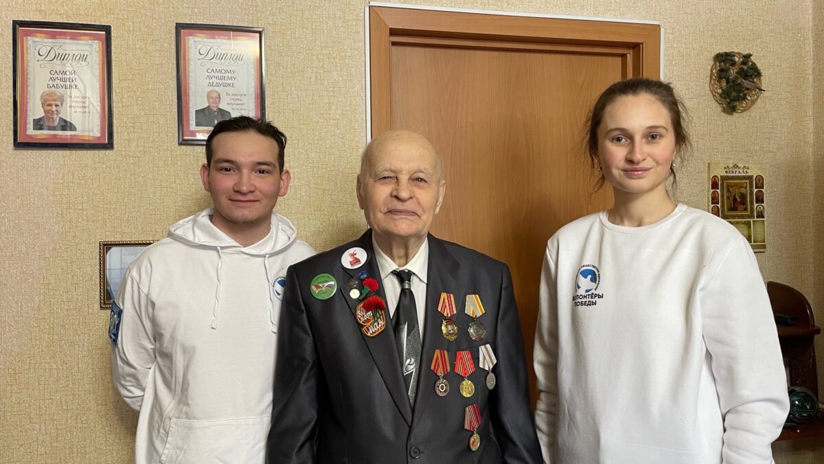 Вновь приняла участие в поздравительном выезде к ветеранам ко Дню Защитника Отечества