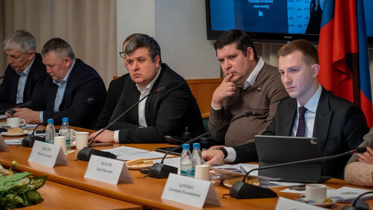 Наставничество на работе приведут к единому стандарту