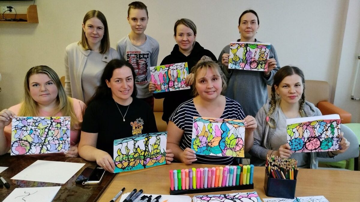 Забота о тех, кто заботится: как «Созидатели» провели мастер-класс для мам в День спонтанной доброты