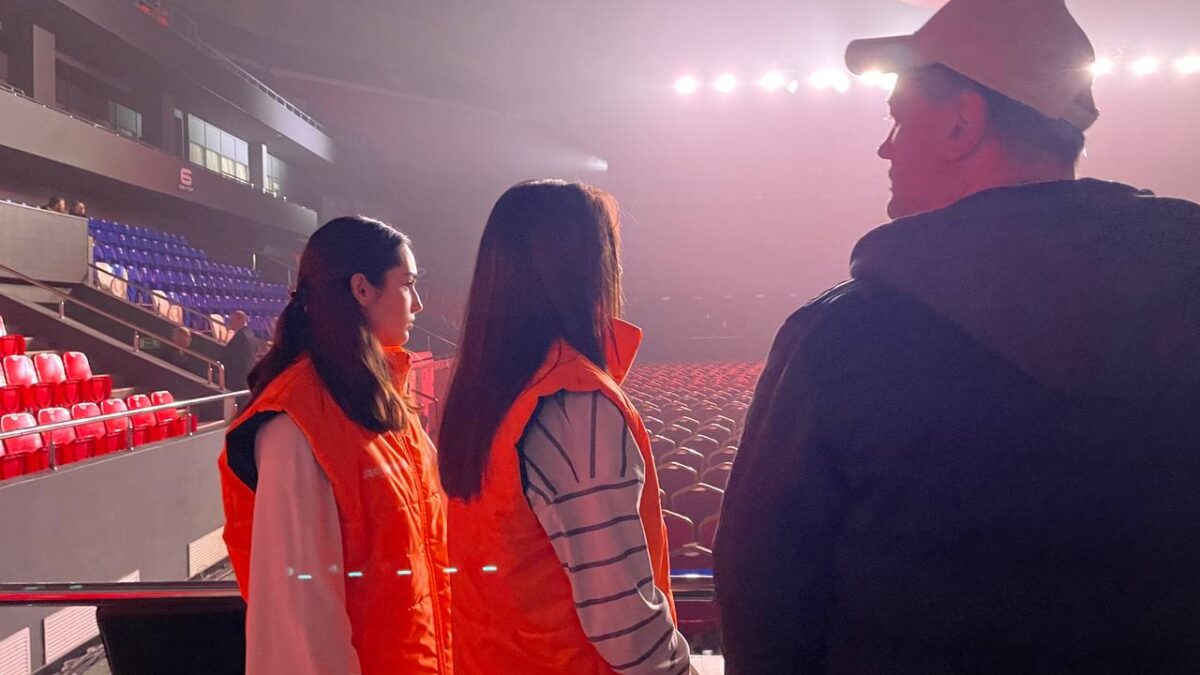 Как это — встретить три концерта подряд и увидеть легенд на сцене? Спросите волонтеров!