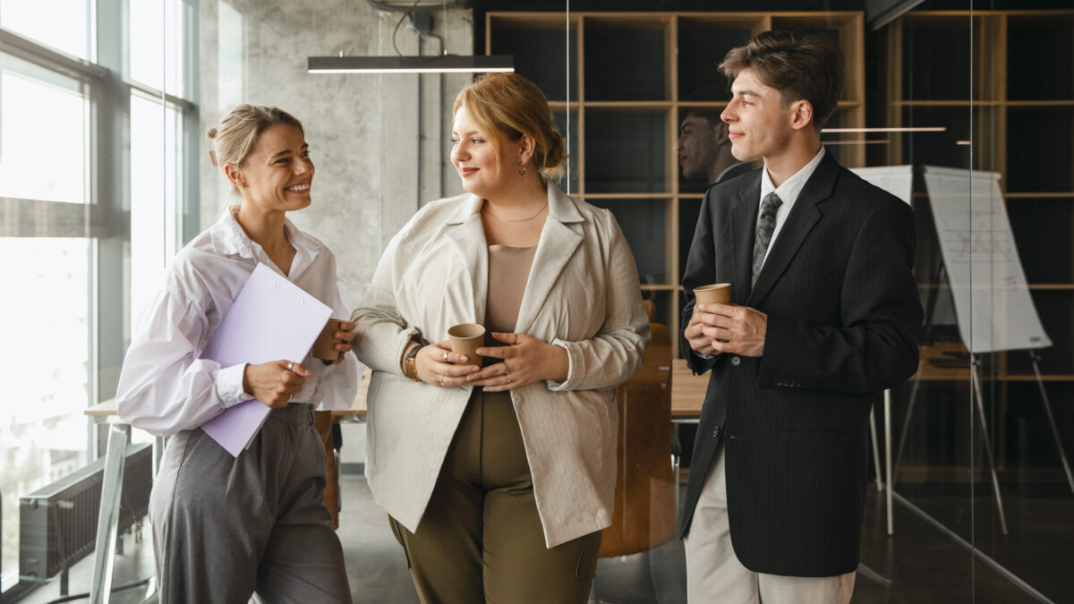 Стиль руководителя НКО: как одежда влияет на имидж сектора