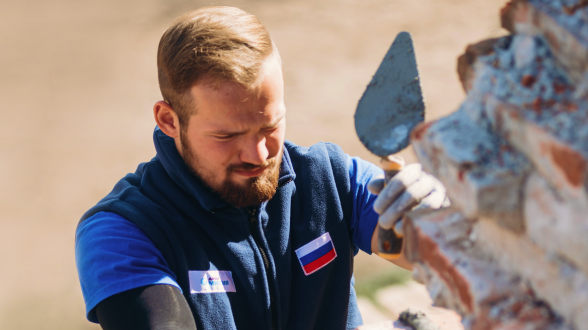 Уборка территорий и помощь участникам СВО: 11 волонтёрских вакансий для мужчин