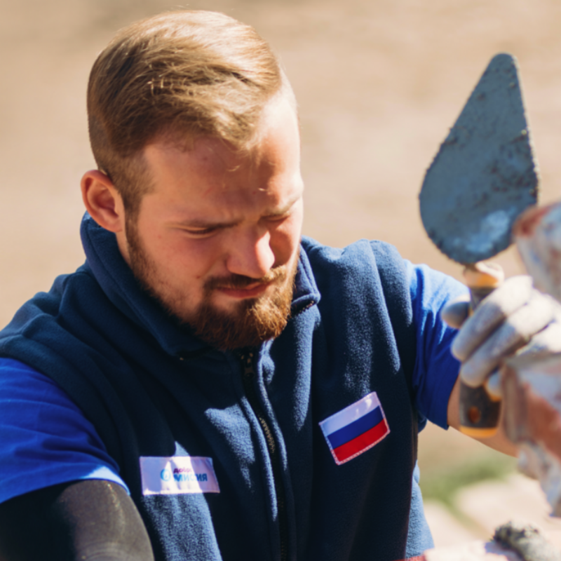 Уборка территорий и помощь участникам СВО: 11 волонтёрских вакансий для мужчин