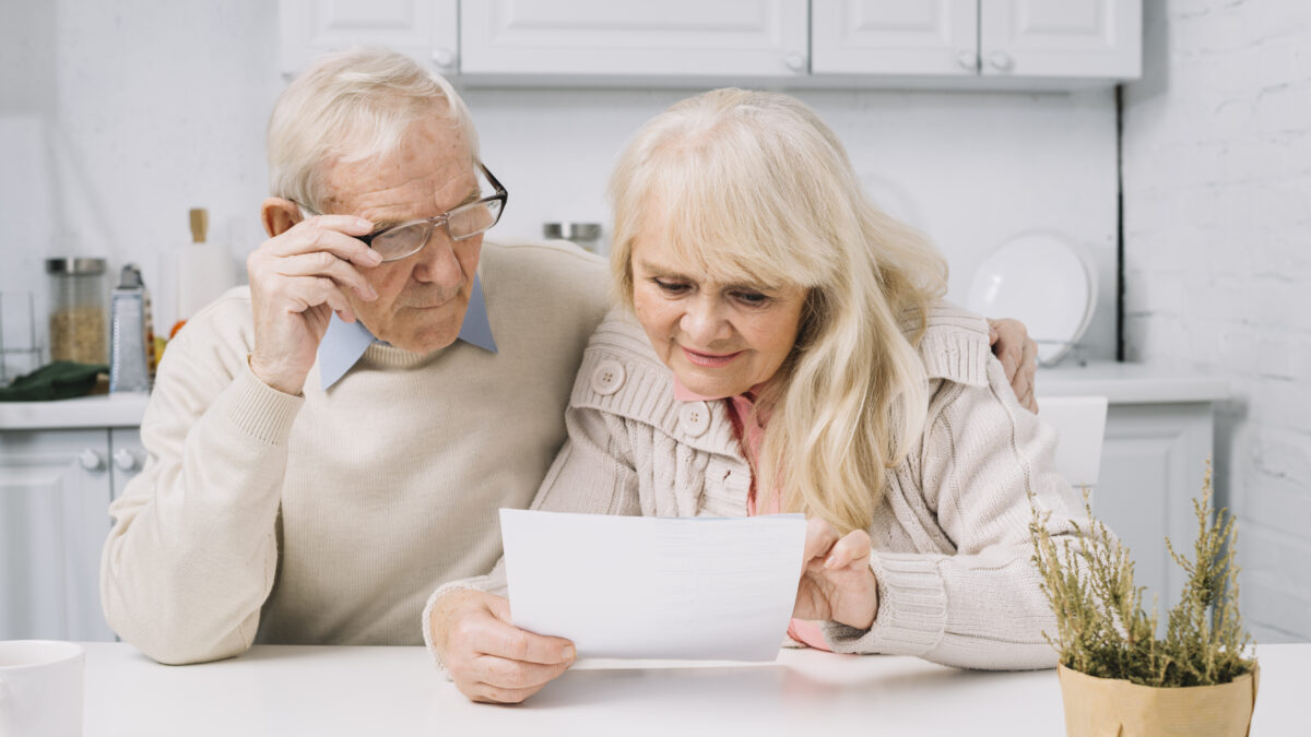 Стало известно, сколько в среднем получают неработающие пенсионеры в России