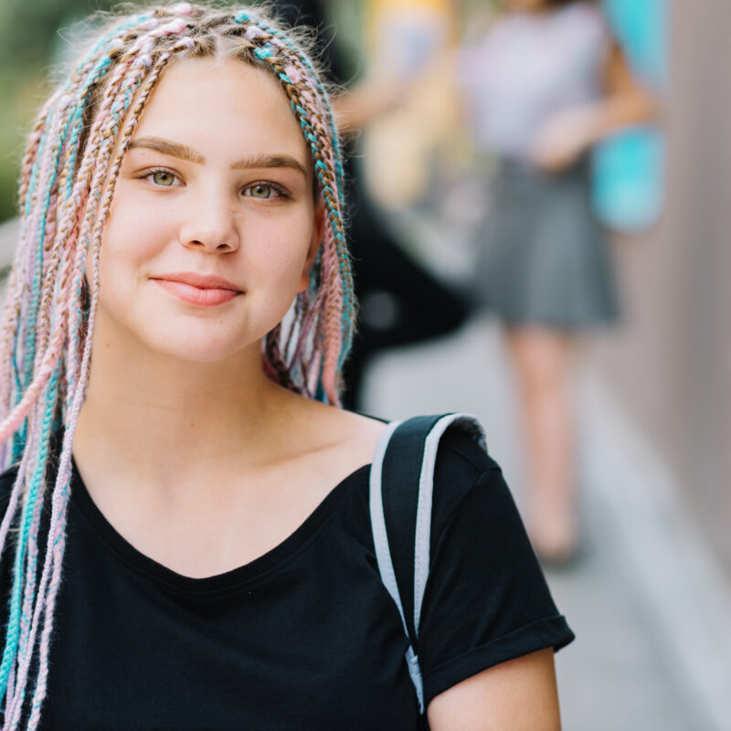 Всё про дреды и косички: как носить, когда снимать и как к ним привыкнуть – полный гайд