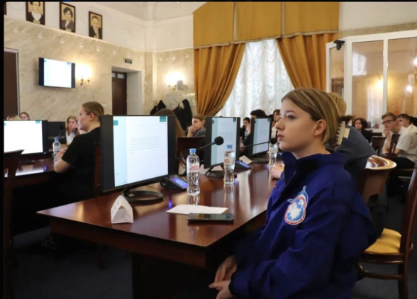 Наши добровольцы представили Гумкорпус Санкт-Петербурга на форуме