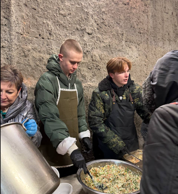 Тёплый обед и горячее сердце!