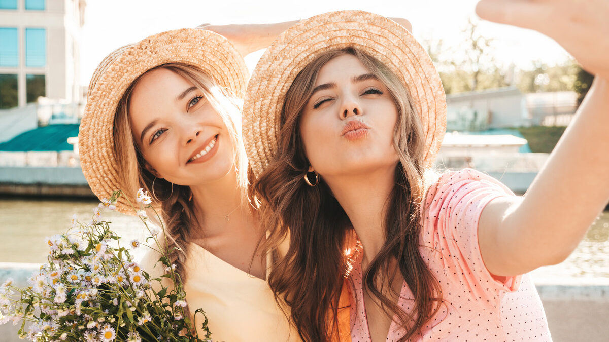 Как и когда зародился Международный женский день? История праздника, поздравления, интересные факты