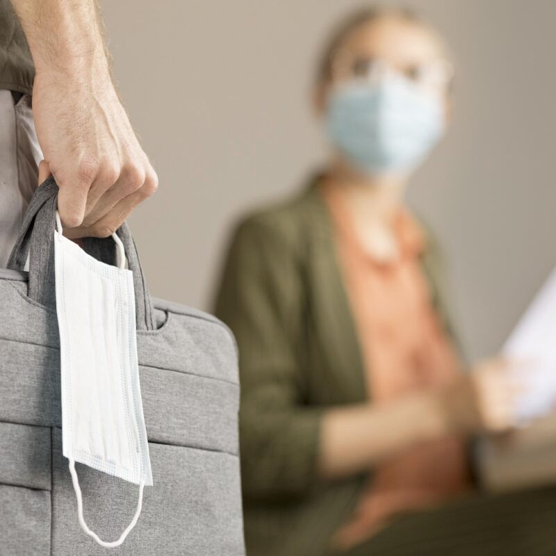 Больничный после увольнения могут не выплатить? Правила, риски, штрафы