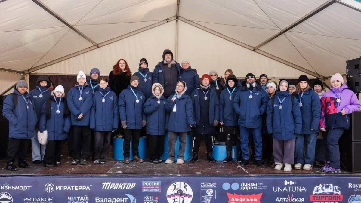 Волонтёры из Челябинска сопровождали спортивный забег «Голос зимы»