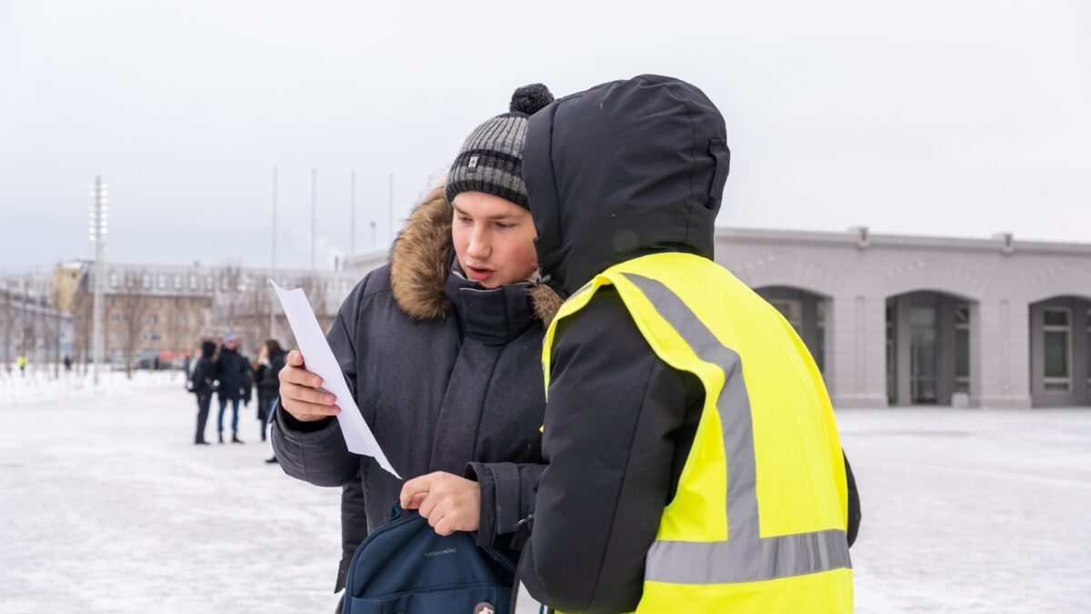 Дети с грустными глазами