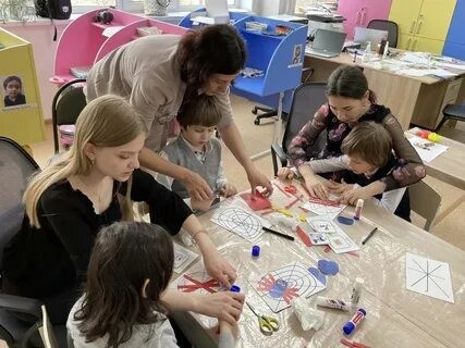 Аутизм — не приговор. А вызов. Кто помогает его принять?