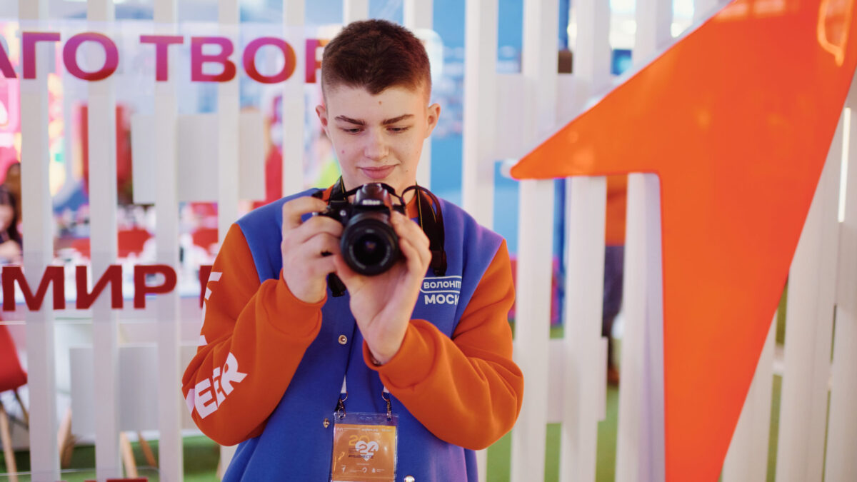 Режиссёры и студенты могут получить до 300 тысяч рублей за социальную рекламу или кино об НКО