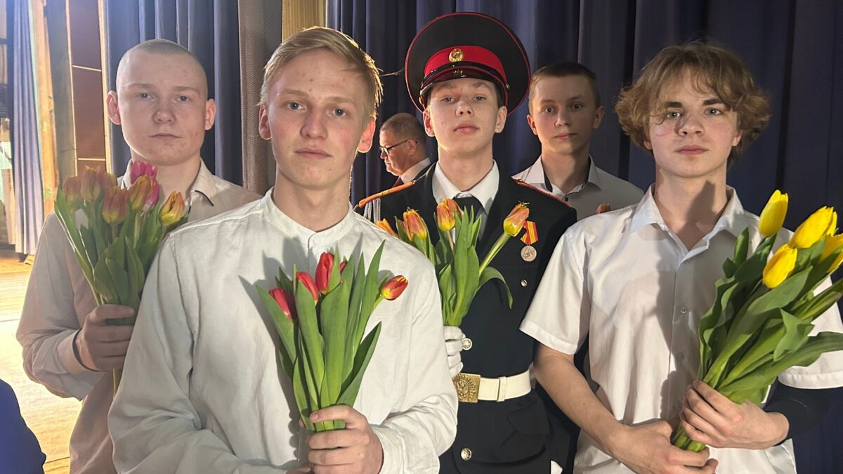 Почти 20 тысяч вологжанок поздравили участники Всероссийской акции «Вам, Любимые»