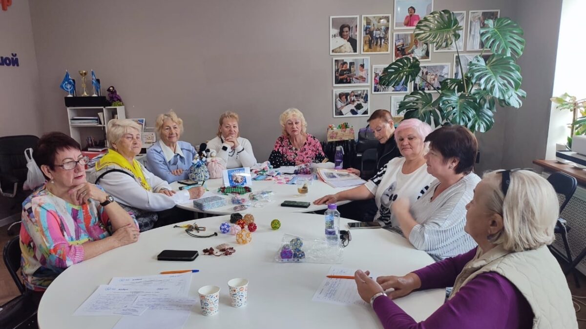 Волонтёры-психологи серебряного возраста помогают ровесникам