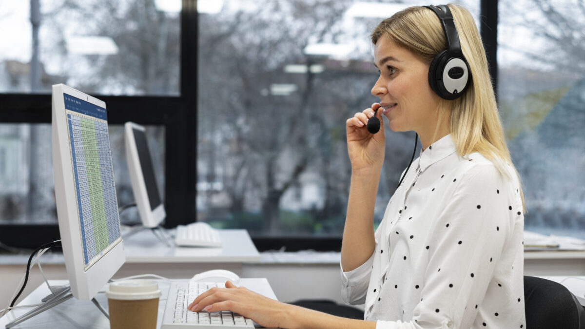 Горячая линия помощи в Москве: 11 номеров НКО