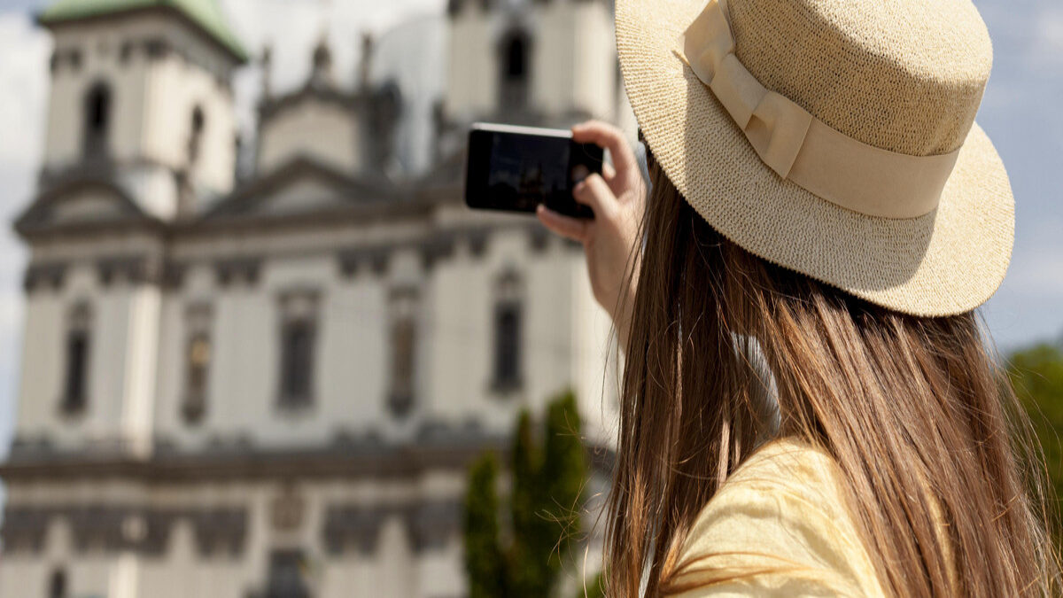 Попробовать вино и полечиться: куда поехать в путешествие по России весной? Семь направлений