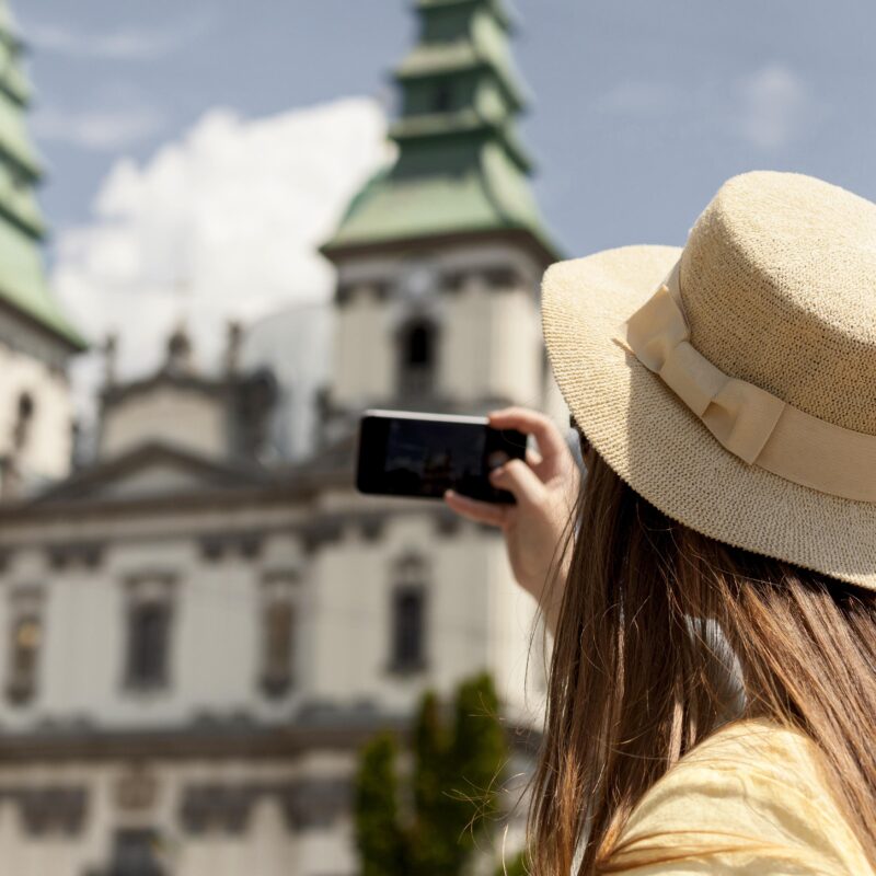 Попробовать вино и полечиться: куда поехать в путешествие по России весной? Семь направлений