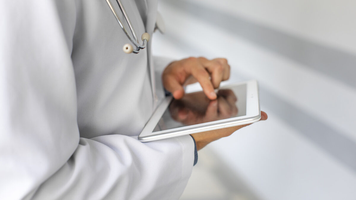 Что такое электронный больничный, кому он положен и как его получить