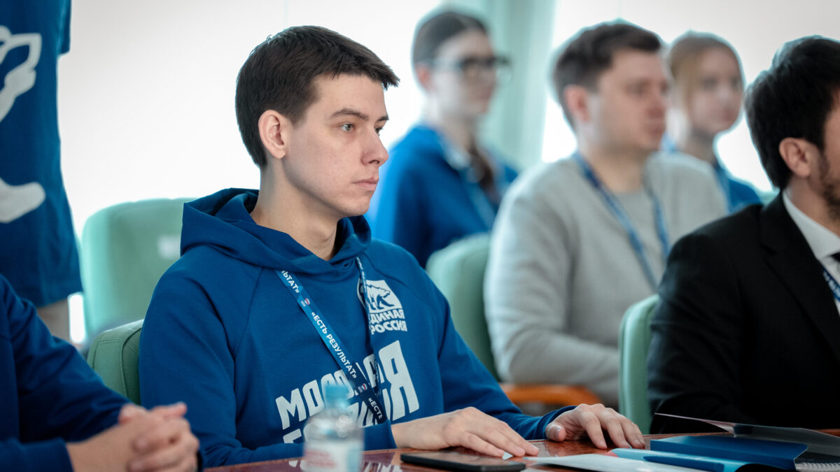 Шефство над руинами, стройки века и умное ЖКХ: как молодёжь меняет города в регионах