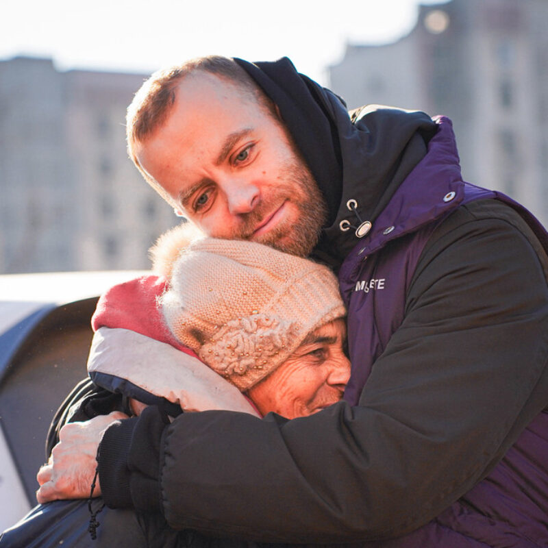 Мастер-классы, адресные поздравления и помощь нуждающимся: 7 волонтёрских акций на 8 Марта