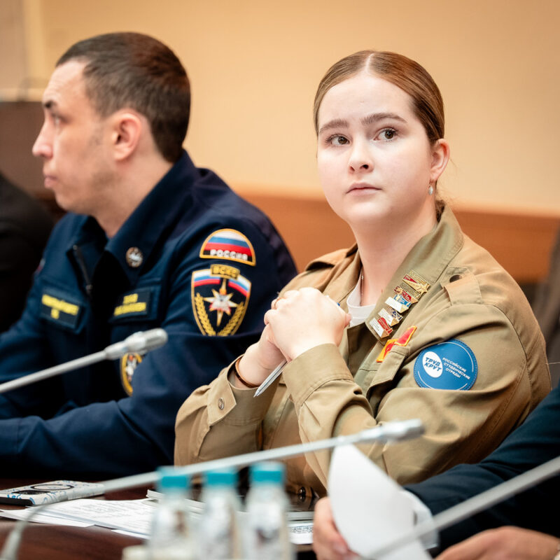 «Единая Россия» прорабатывает новые меры поддержки волонтёров СВО