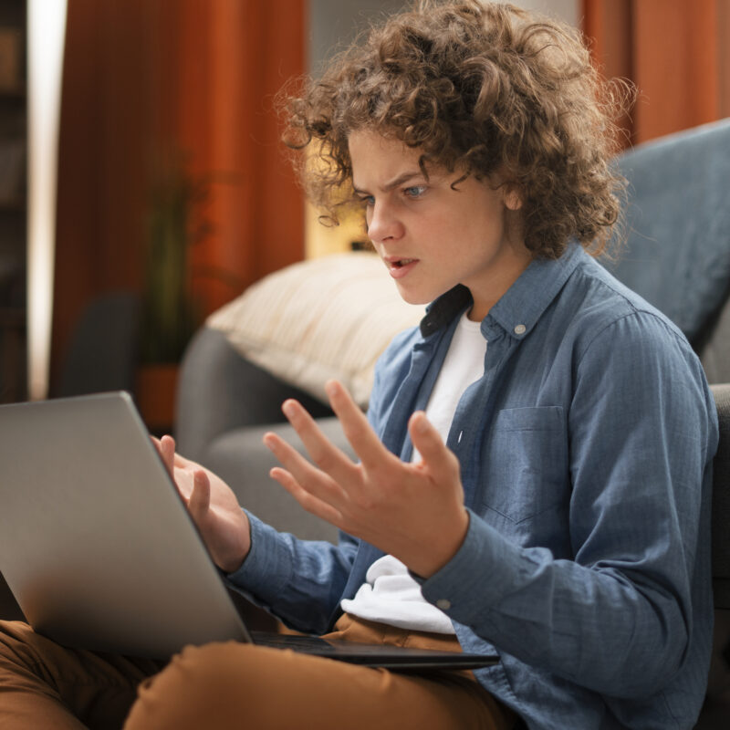 В регионах вводят лимит на интернет: кого он коснётся, как проверить и что делать