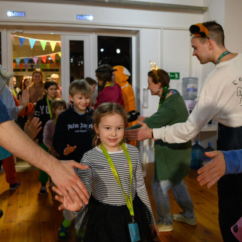 Психологи-волонтёры помогают семьям из зоны боевых действий