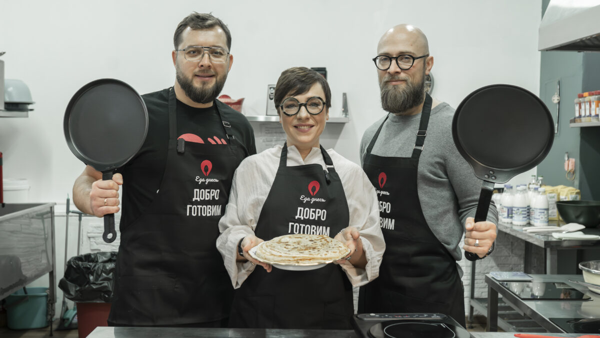 Тутта Ларсен с мужем Валерием в гостях у фонда «Еда днесь» готовят для бездомных