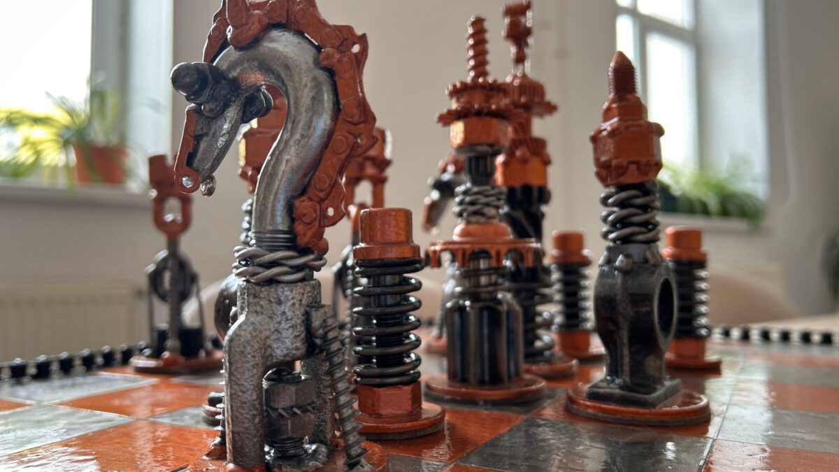 Леонид Тиунов: мастер из Талнаха делает скульптуры из металла