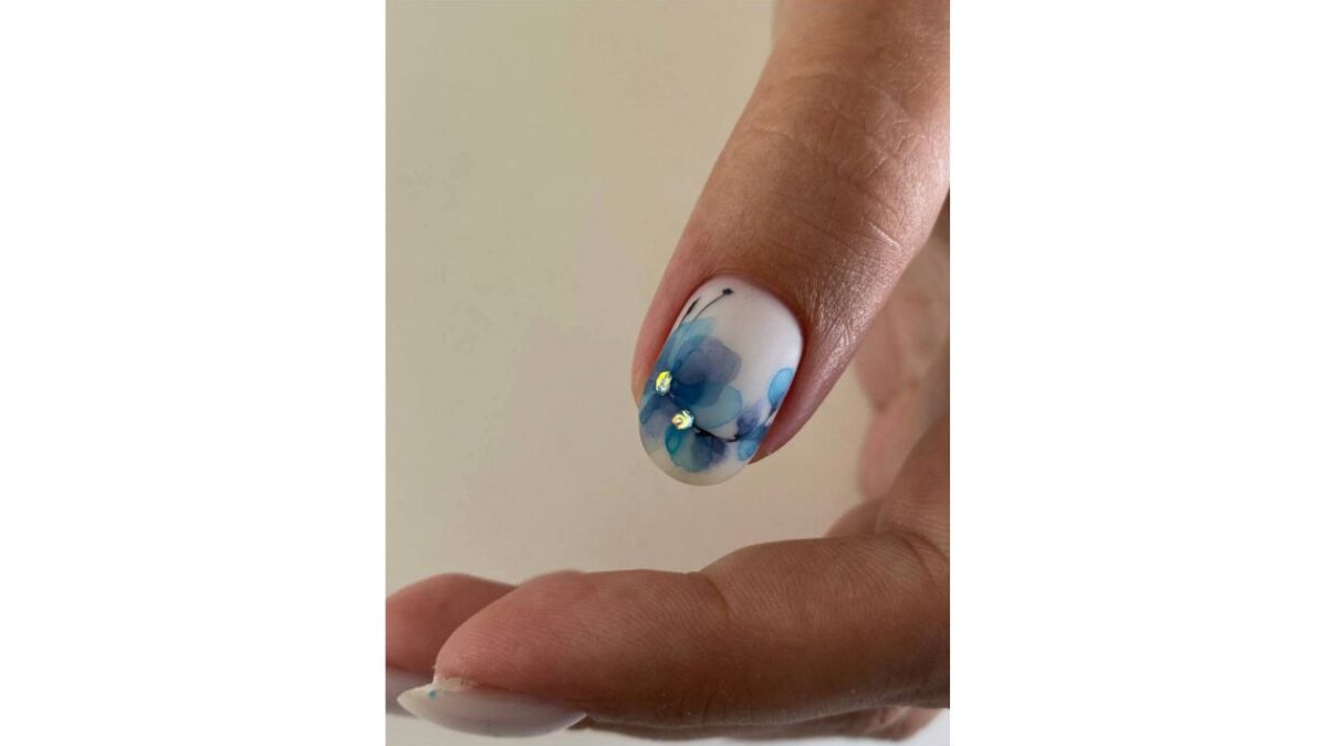 3D, паутина и металл: какой маникюр сделать весной 2026? Топ-10 дизайнов