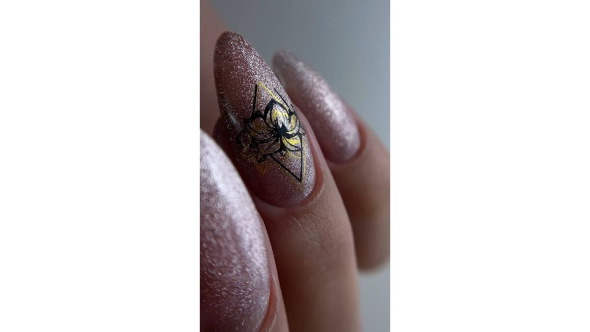 3D, паутина и металл: какой маникюр сделать весной 2026? Топ-10 дизайнов