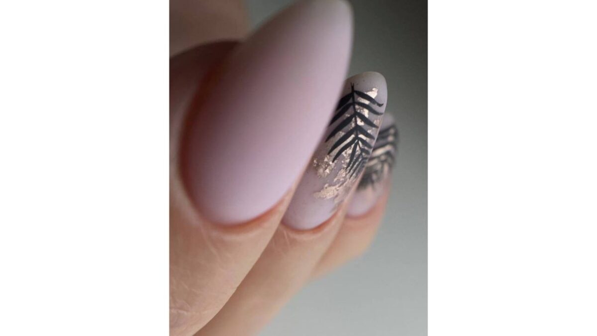 3D, паутина и металл: какой маникюр сделать весной 2026? Топ-10 дизайнов