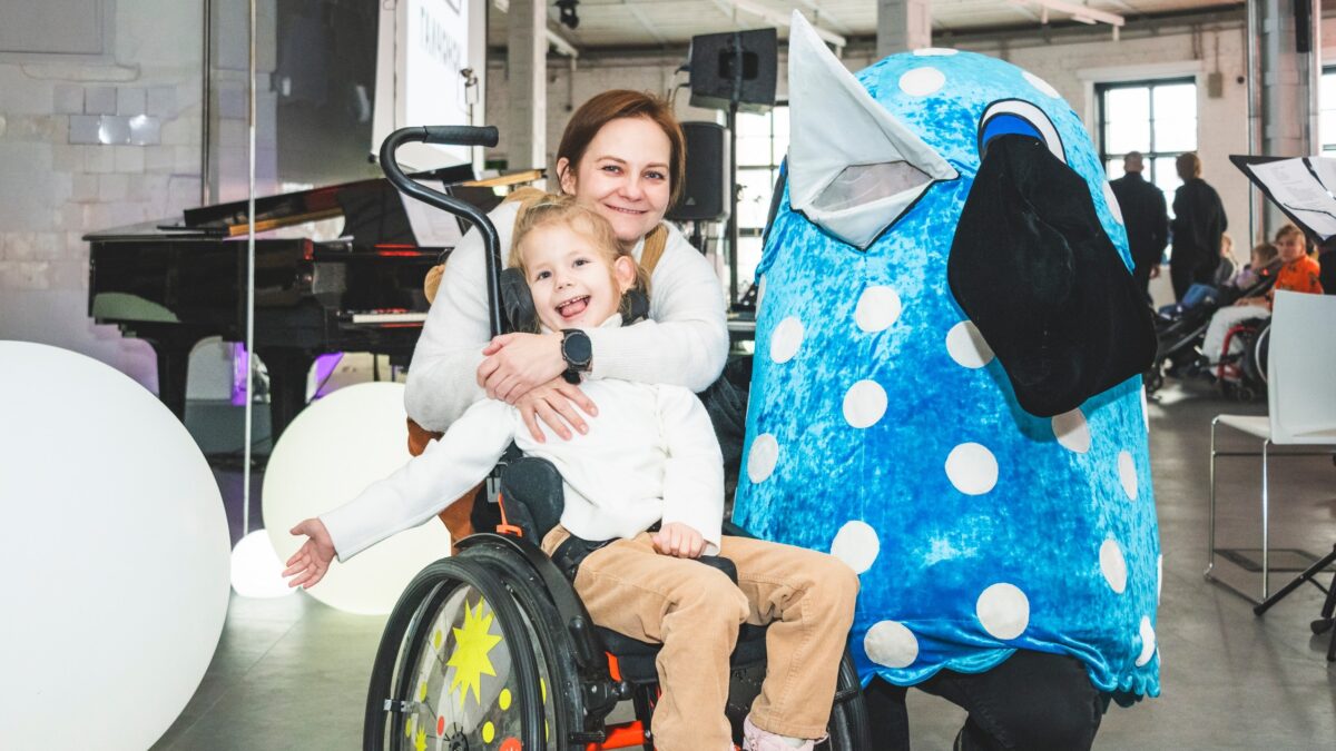 Горячая линия помощи в Москве: 11 номеров НКО