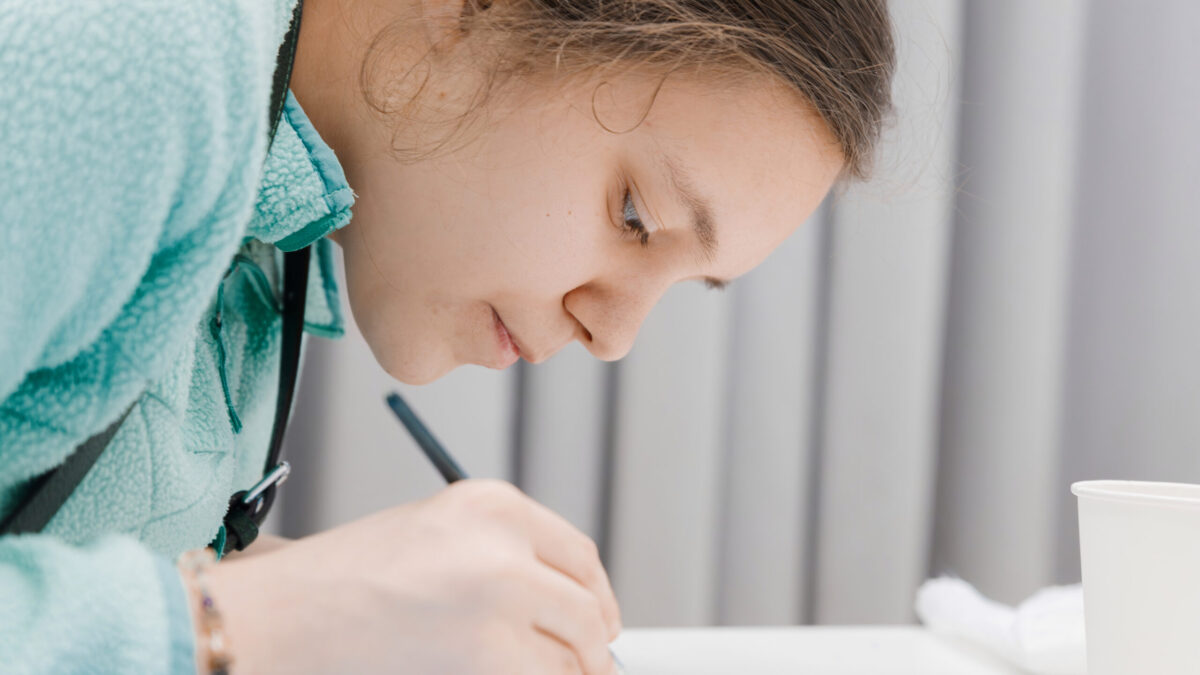 Сила искусства: как творчество помогает людям с особенностями здоровья поверить в себя и найти…